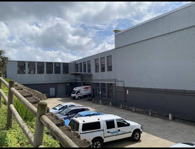 1,548M² WAREHOUSE TO LET IN NEW GERMANY